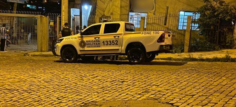 Bandidos atacam idosa com vários tiros