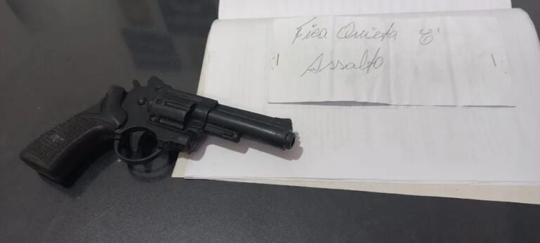 Criminoso tenta assaltar mulher dentro de igreja