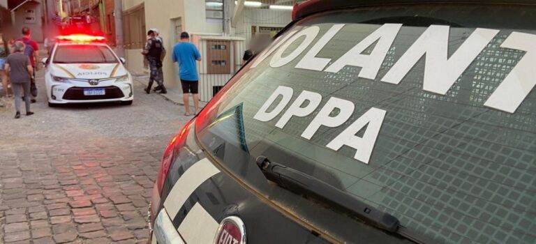 Jovem é morto na rua com vários tiros