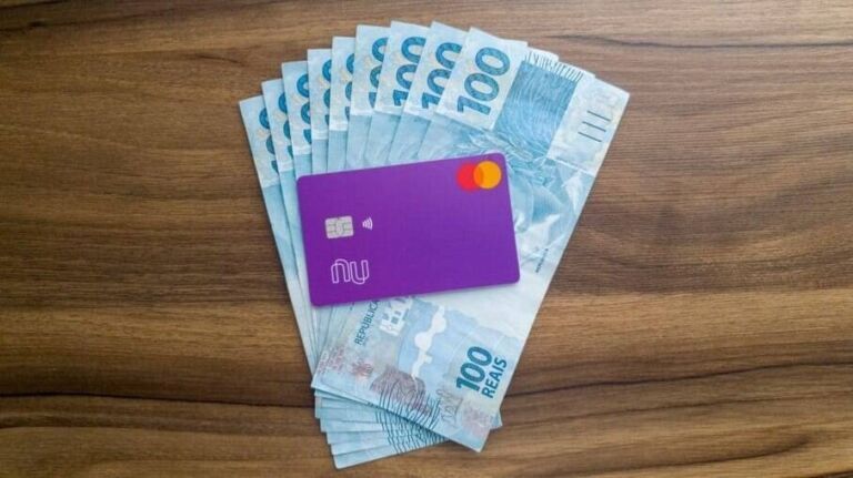 Nubank vai dar R$ 300 para clientes; saiba como