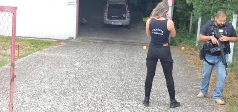 Homem é morto a tiros na empresa do pai