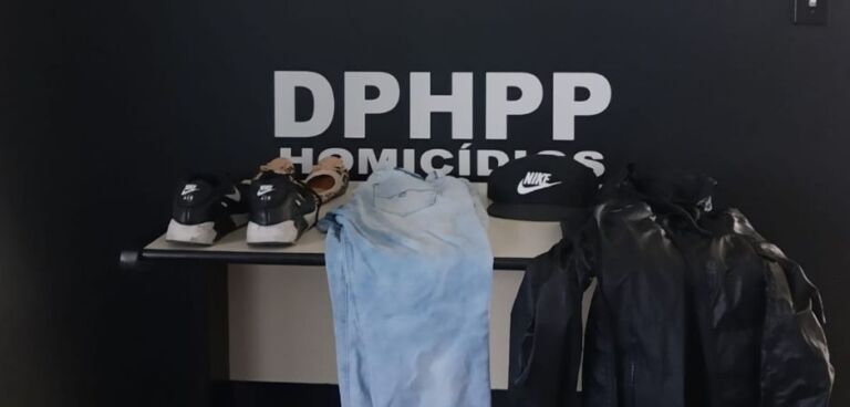 Mulher é acusada de mandar matar idoso a facadas