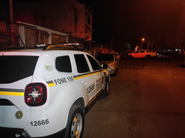Dois homens são mortos a tiros dentro de bar em Canoas