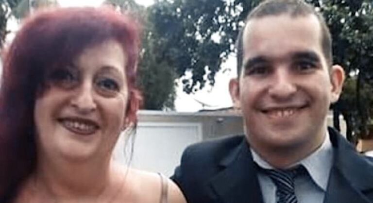 Filho faz ritual para matar mãe e padrasto