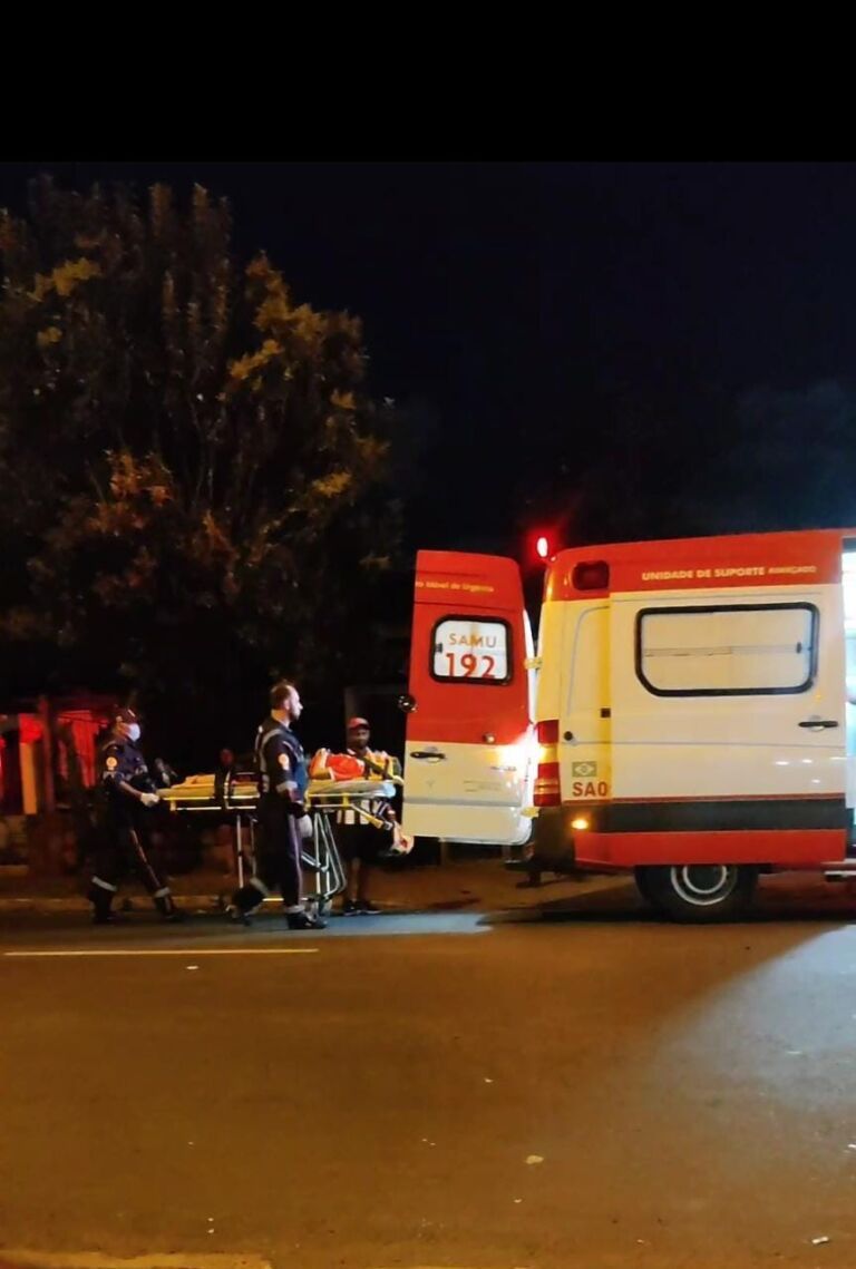 Pedestre é atropelado por moto e carro em Canoas