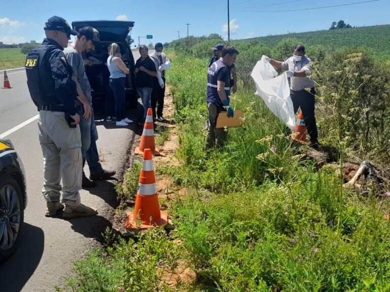 Corpo é encontrado com as mãos amarrada e queimado em rodovia