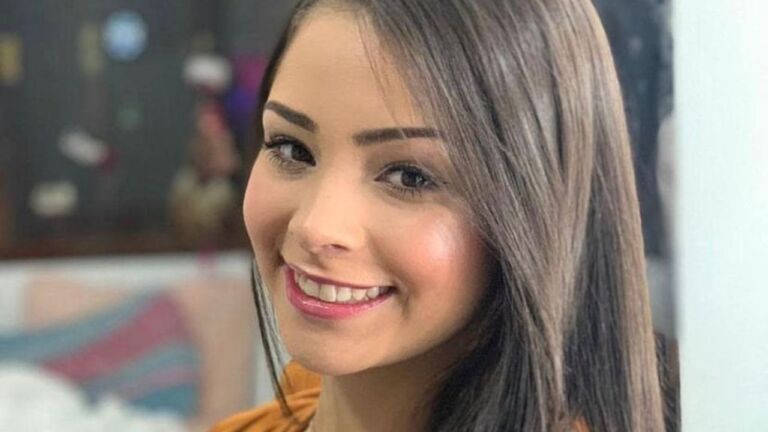 Jovem que estava na carona de motocicleta morre após colisão com carro