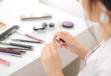 Autocuidado e ingredientes naturais sintéticos são tendências em cosméticos