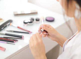 Autocuidado e ingredientes naturais sintéticos são tendências em cosméticos