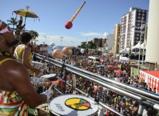 Volta do carnaval deve injetar mais de R$ 8 bi na economia