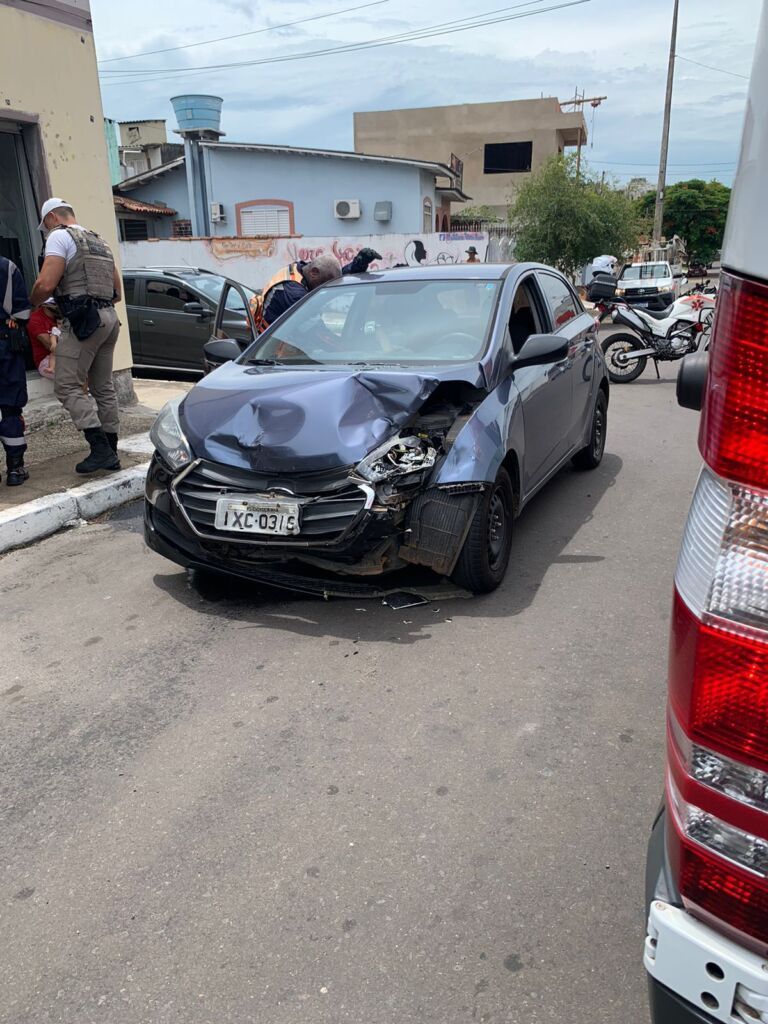 Duas pessoas são internadas em hospital após acidente em Canoas