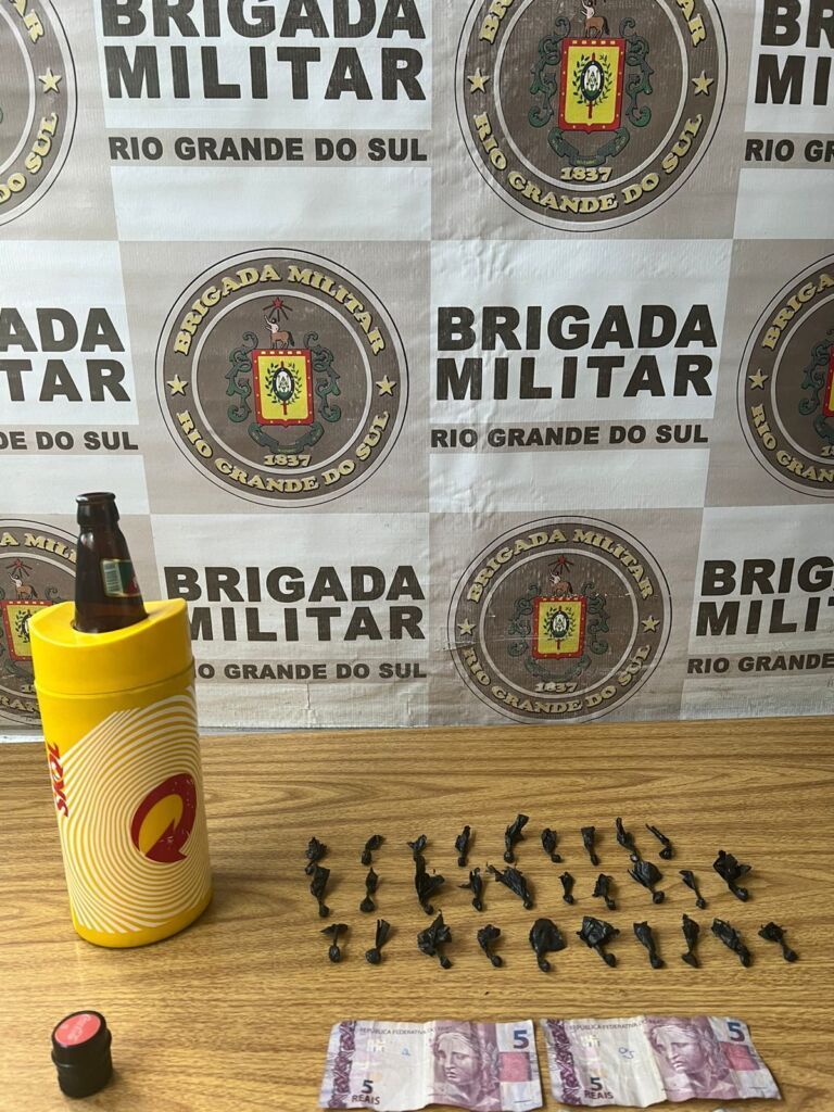 Traficante é preso vendendo drogas em bar em Canoas