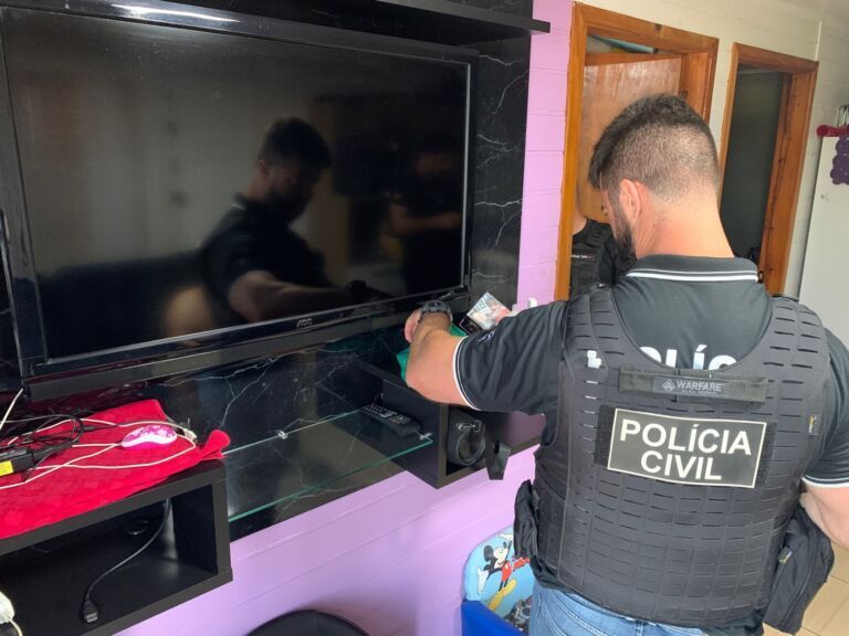 Idosa é estuprada por assaltantes dentro de casa