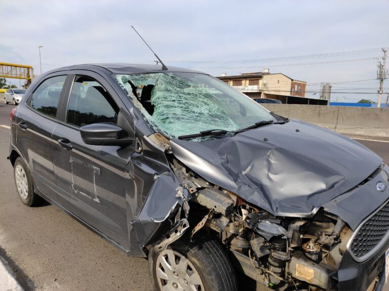 “Ninguém usa a passarela para atravessar”, conta moradora da Pedreira, em Esteio, após homem morrer atropelado