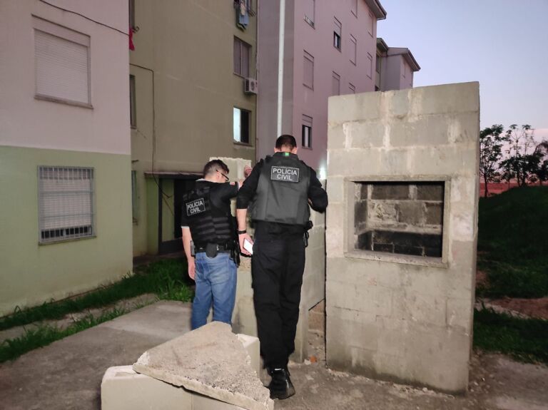 Traficantes que vendem drogas dentro de condomínios populares são alvos de Operação em Canoas