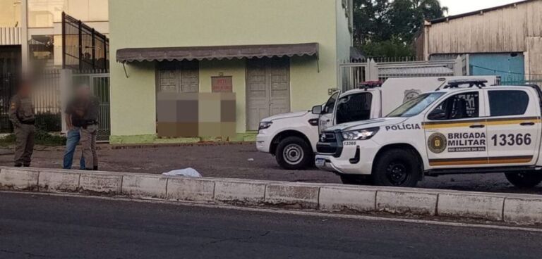 Homem é morto a facadas