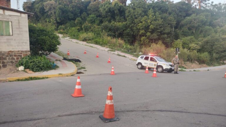 Homem é morto a tiros após ser atacado por criminosos