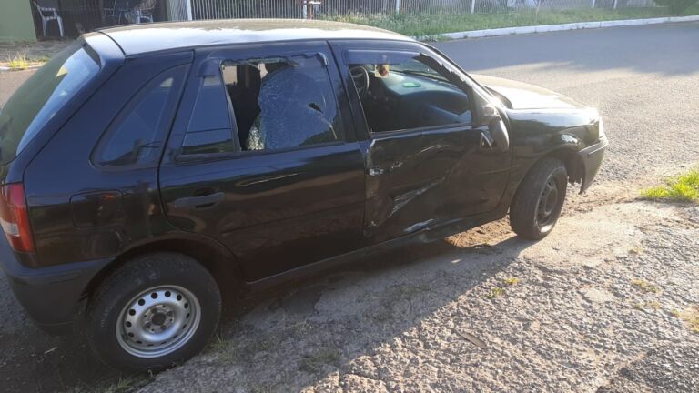 Motociclista vai parar no hospital depois de colidir moto contra carro em Canoas