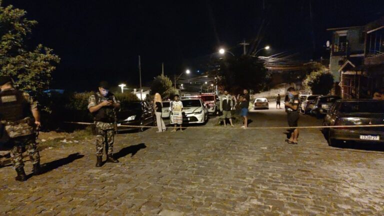 Criminosos invadem casa e matam homem com vários tiros