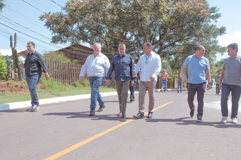 Prefeitura entrega mais 6 ruas com 100% de asfalto novo em Canoas