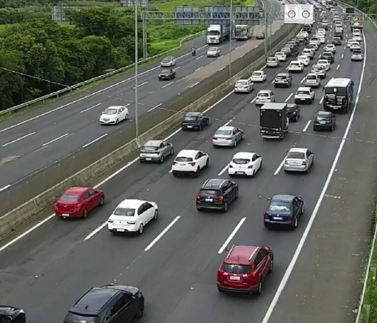 Mais de 500 mil veículos devem passar pela Freeway no feriadão de carnaval