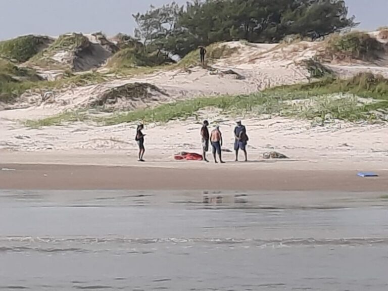 Corpo de homem é encontrado por pescadores em rio