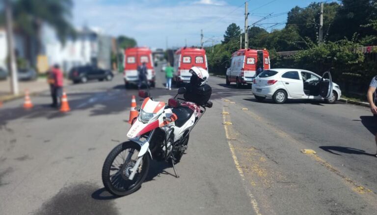 Três pessoas ficam feridas em acidente de trânsito em Canoas