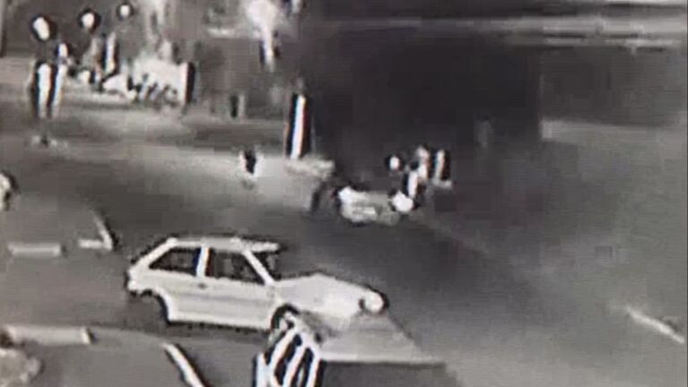 Polícia divulga imagens de atropelamento que matou idosa em Canoas
