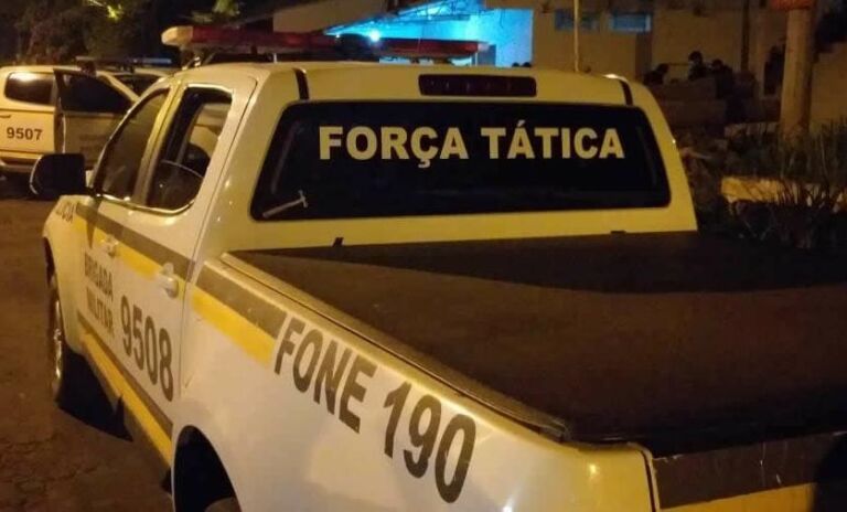 Jovem é morto a tiros no pátio de casa