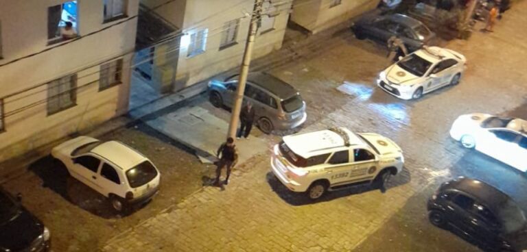 Criminosos matam homem com diversos tiros