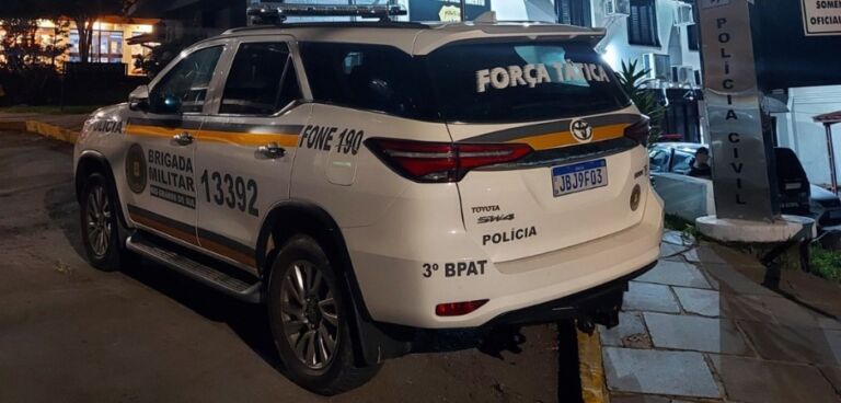 Homem mata padrasto a facadas