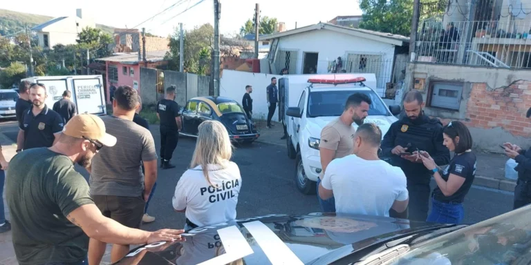 Polícia identifica homens mortos dentro de casa