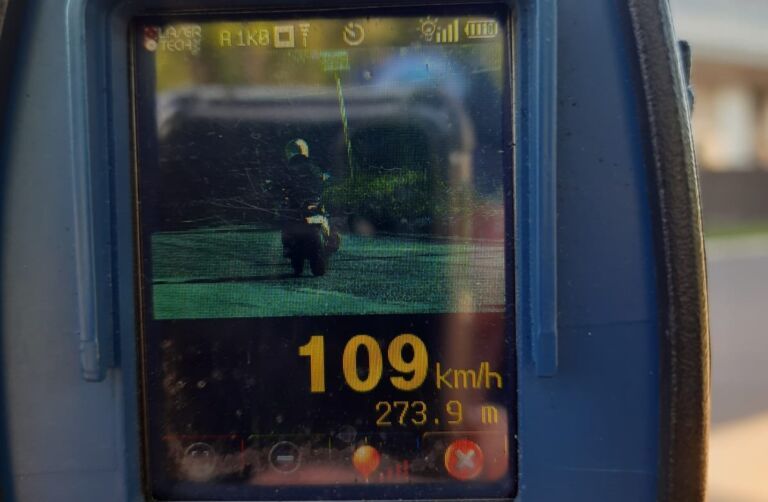Motociclista é flagrado a mais de 100km/h e tem CNH suspensa em Canoas