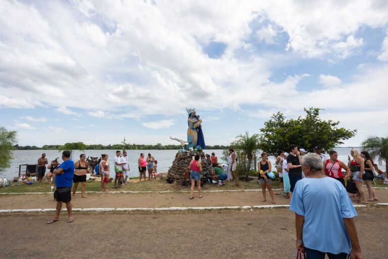 Feriado é marcado por homenágens à Nossa Senhora dos Navegantes e à Iemanjá