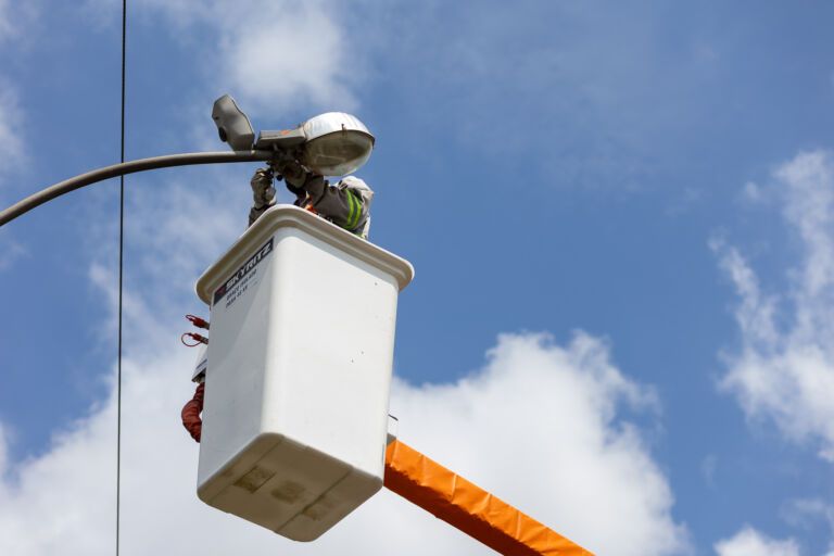 Mais de 2.500 pontos de iluminação são recuperados em Canoas