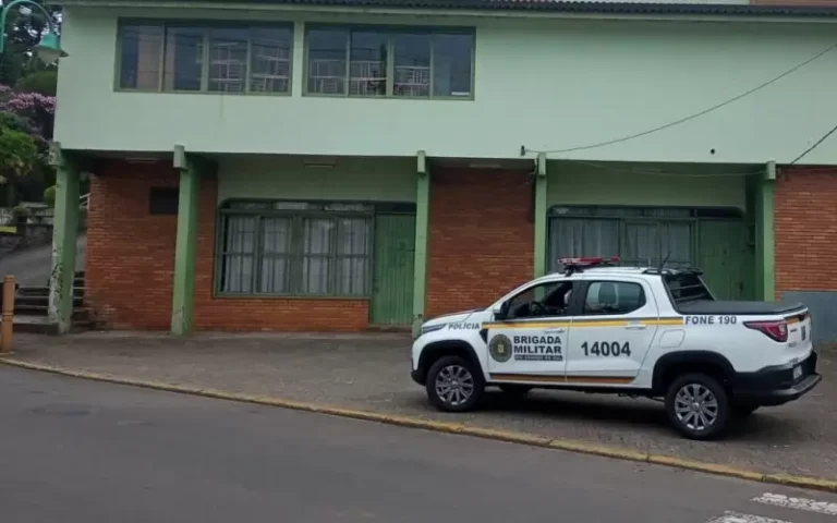 Homem furta 50kg de carne e fardos de cerveja