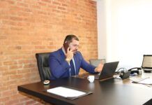 Com crédito restrito pelos bancos, grandes empresas recorrem ao Money Broker Com crédito restrito pelos bancos, grandes empresas recorrem ao Money Broker