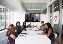 Mulheres relatam assédio e relacionamento tóxico no trabalho