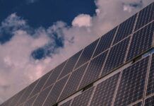 Sistemas fotovoltaicos demandam proteção contra surtos elétricos