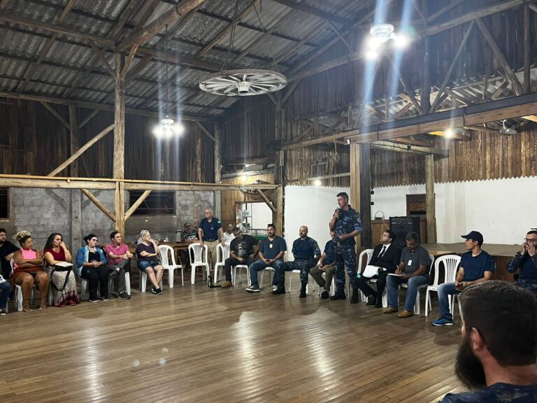 Órgãos de segurança discutem medidas de combate aos criminosos com moradores de Canoas