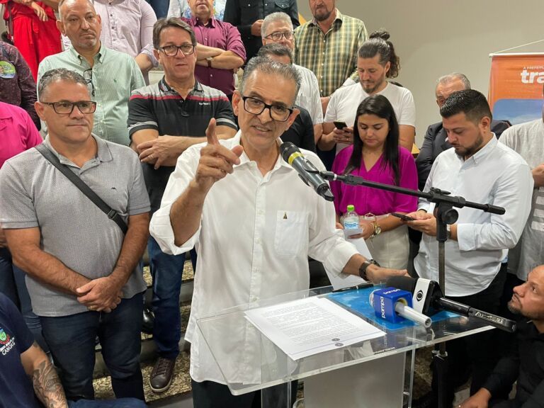 CANOAS | “Vereadores não permitiram um golpe”, afirma Jairo Jorge ao voltar para a Prefeitura
