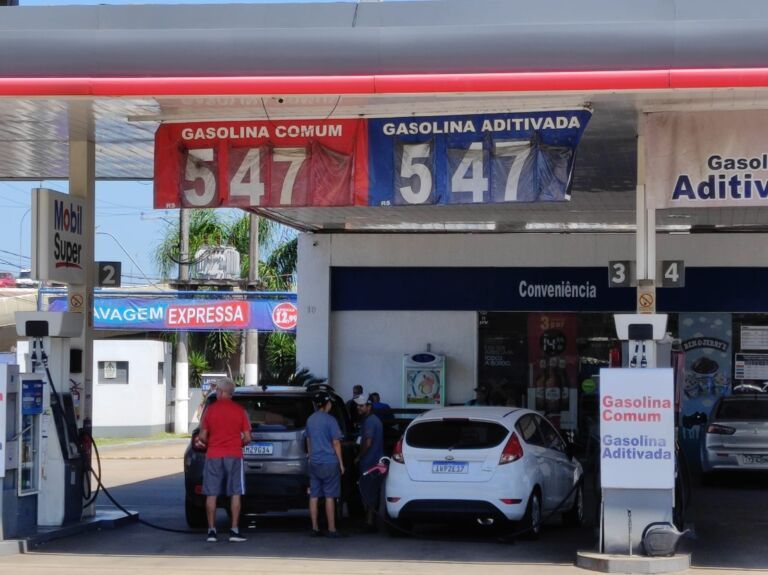 Gasolina sobe mais de 50 centavos e assusta motoristas em Canoas