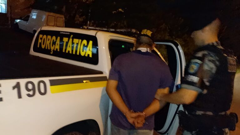Traficante tenta correr, mas acaba preso pela Força Tática da Brigada Militar em Canoas