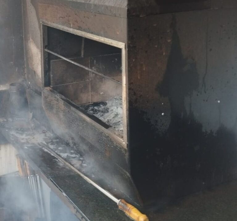 Fogo em apartamento deixa moradores assustados