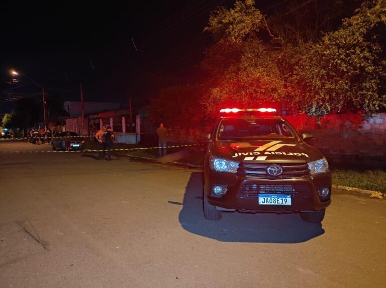 Criminoso mata homem a tiros e foge de moto em Canoas