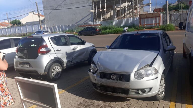 Colisão entre dois carros mobiliza Brigada Militar e Samu em Canoas