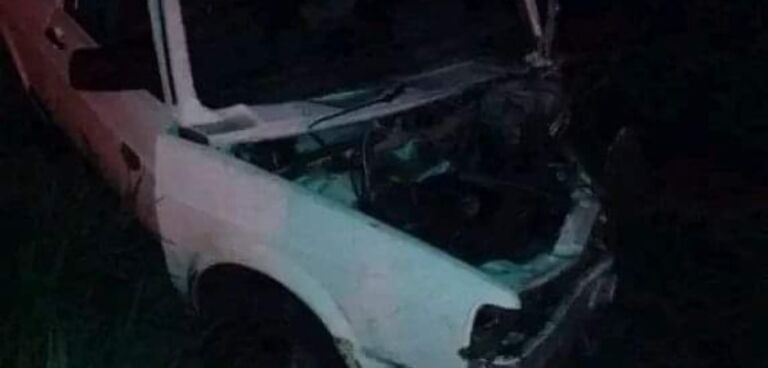 Homem morre em colisão entre dois carros e um caminhão