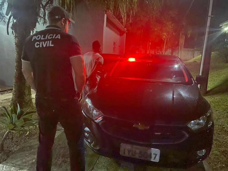 Mulher é presa em Canoas após invadir casa e matar homem