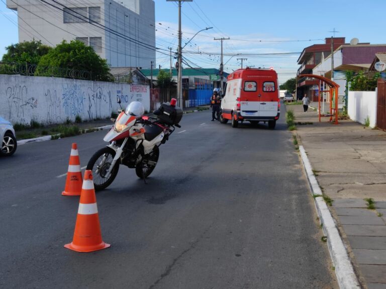 Idoso fica ferido após ser atropelado por bicicleta em Canoas