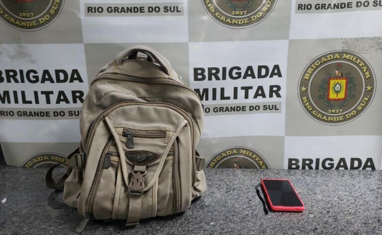 Dupla assalta pedestre em Canoas e acaba na cadeia